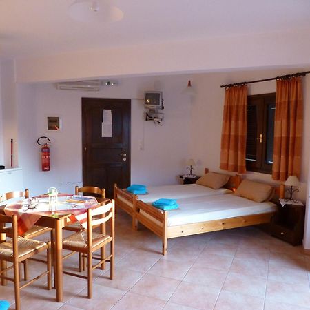 Efterpi Apartment Myrina Luaran gambar